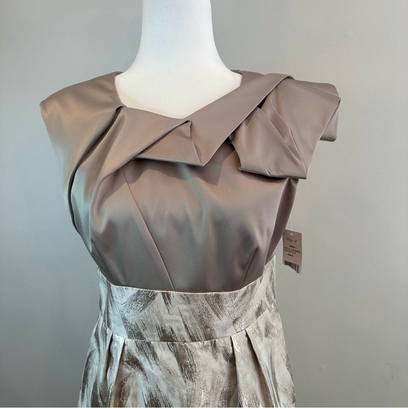 Eliza J NY Gold Mini Sleeveless Embellished Sheath Cocktail Dress Sparkle 8 - Picture 3 of 12